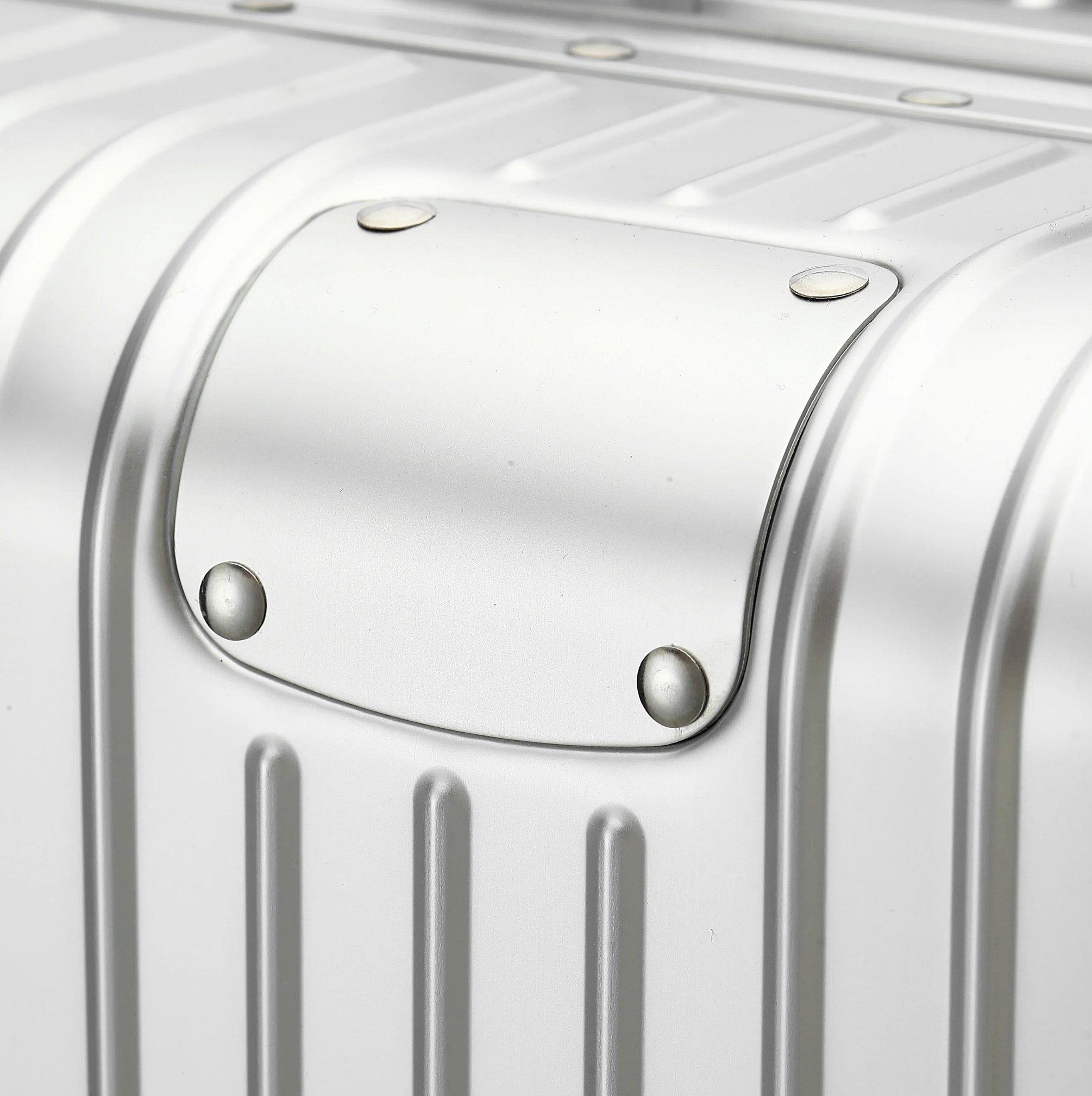 ALUMINIUM SUITCASE ( V2 NEW & IMPROVED - STRONGER ALUMINIUM & REMOVEABLE WHEELS )